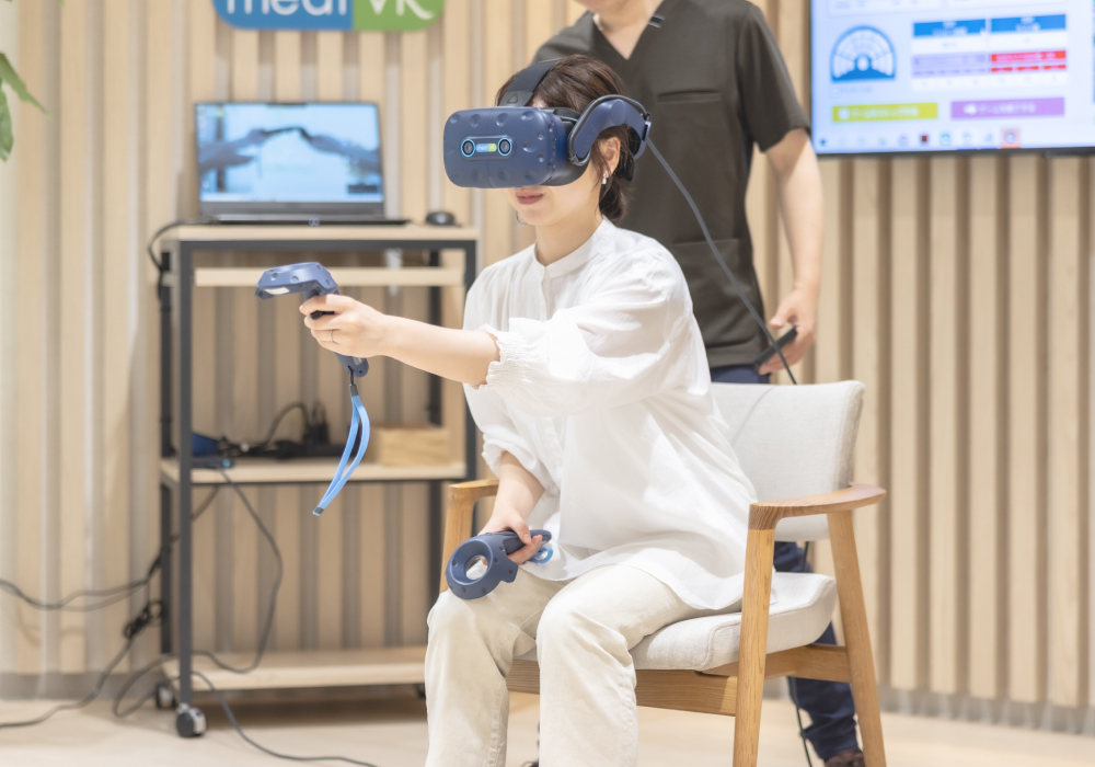 芦屋のリハビリ・トレーニングサロンReHAB.のSCCT応用VRリハビリ写真